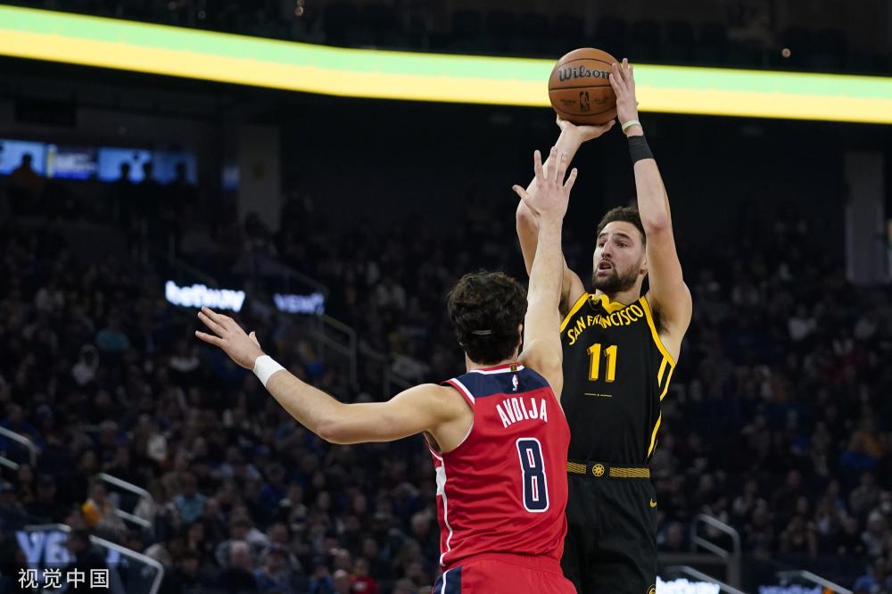 边路队友的 边路队友的